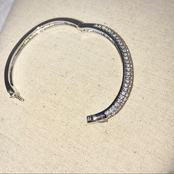 Lia Sophia Glitterati Bangle Bracelet - Picture 4 of 4